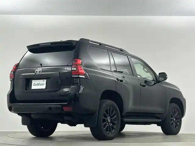 トヨタ ランドクルーザー プラド TX Lパッケージ マットブラED 埼玉県 2022(令4)年 2.8万km ブラック 特別仕様車【マットブラックエディション】　サンルーフ　ベージュレザーシート　パワーシート　　シートベンチレーション　電動格納サードシート　純正MOPディスプレイオーディオ　バックカメラ　全周囲モニター　衝突軽減　レーダークルーズ　ビルトインＥＴＣ2.0 LEDヘッドライト　フォグランプ  オートライト  AHB LDA