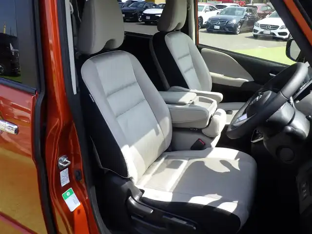 日産 セレナ ハイウェイスター V 千葉県 2020(令2)年 4万km サンライズオレンジ/ダイヤモンドブラック 195/60R16/エマージェンシーブレーキ/プロパイロット/インテリジェントパーキングアシスト/インテリジェントクルーズコントロール/ハンズフリー両側パワースライドドア/純正SDナビ/地デジTV/【BD/DVD/CD再生機能　Bluetooth接続】/アラウンドビューモニター/ドライブレコーダー（DJ4-D）/フリップダウンモニター/革巻きステアリング/ステアリングスイッチ/ETC（2.0）/LEDヘッドライト/ウインカーミラー/コーナーセンサー/純正16インチアルミホイル/サイド/カーテンエアバッグ/インテリジェントキー