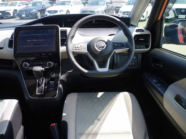 日産 セレナ ハイウェイスター V 千葉県 2020(令2)年 4万km サンライズオレンジ/ダイヤモンドブラック 195/60R16/エマージェンシーブレーキ/プロパイロット/インテリジェントパーキングアシスト/インテリジェントクルーズコントロール/ハンズフリー両側パワースライドドア/純正SDナビ/地デジTV/【BD/DVD/CD再生機能　Bluetooth接続】/アラウンドビューモニター/ドライブレコーダー（DJ4-D）/フリップダウンモニター/革巻きステアリング/ステアリングスイッチ/ETC（2.0）/LEDヘッドライト/ウインカーミラー/コーナーセンサー/純正16インチアルミホイル/サイド/カーテンエアバッグ/インテリジェントキー