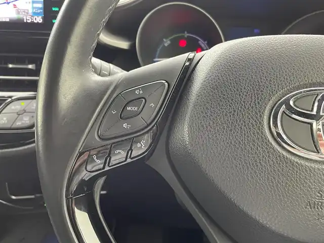 トヨタ Ｃ－ＨＲ G 熊本県 2017(平29)年 5.8万km メタルストリームM 社外メモリナビ/・CD/・DVD/・USB/・フルセグＴＶ/・Bluetooth/・AM/・FM/主要装備/・衝突軽減/・レーンキープ/・追従クルコン/・コーナーセンサー前後/・バックカメラ/・ビルトインETC/・ドラレコ前後/・シートヒーターD/N席/・ハーフレザーシート/・純正フロアマット/・純正アルミホイール/・LEDヘッドライト/・オートライト/・オートハイビーム/・フォグランプ/スマートキー/プッシュスタート