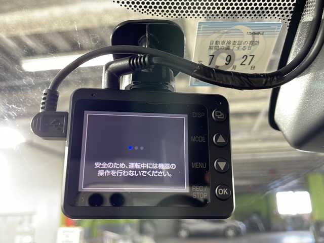 トヨタ シエンタ ハイブリッド ファンベースG 沖縄県 2020(令2)年 3.8万km ブラックマイカ 禁煙車/純正ナビ（NSZT-W68T）/（ＣＤ／ＤＶＤ／Ｂｌｕｅｔｏｏｔｈ／フルセグTV）/バックカメラ/両側パワースライドドア/トヨタセーフティーセンス/→プリクラッシュセーフティ/→レーンディパーチャーアラート/→オートマチックハイビーム/→クルーズコントロール/前後ドライブレコーダー/ビルトインＥＴＣ/５名乗り/取扱説明書/保証書