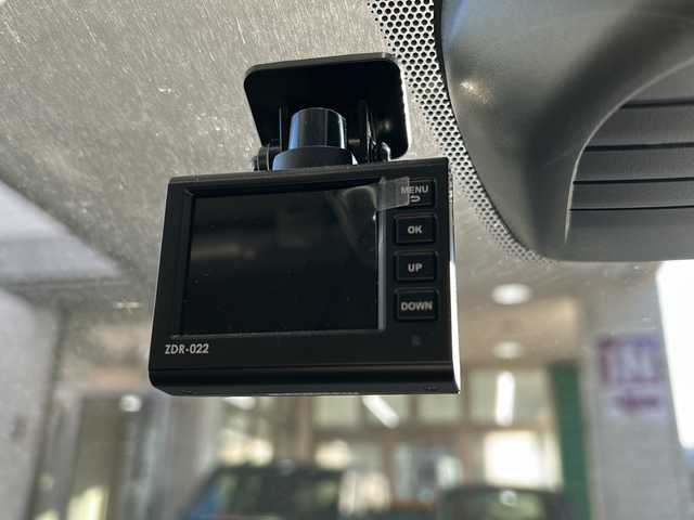 日産 ノート e－パワー X 道央・札幌 2017(平29)年 6.2万km スーパーブラック 純正ナビ（AM/FM/CD/DVD/SD/BT/フルセグTV）/ドライブレコーダー前後/ETC/バックカメラ/積み込み夏タイヤ/デジタルインナーミラー/オートエアコン/レーンアシスト/衝突軽減ブレーキ/横滑り防止装置/ドライブモードスイッチ/ISOFIX/オートライト/ステアリングスイッチ/電動格納ミラー/純正ドアバイザー/純正フロアマット