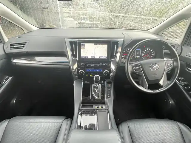 トヨタ ヴェルファイア Z Gエディション 福岡県 2018(平30)年 5.1万km ホワイトパールクリスタルシャイン MOP　JBLナビ/　（AM/FM/CD/DVD/ブルーレイ/BT/USB/AUX/SD/SD REC/フルセグ)/MOP　１３．３インチリアエンターテイメントシステム/　（HDMI付）/純正デジタルインナーミラー/BSM/RCTA/RSA/LTA/アラウンドビュー/ETC2.0/ヒートステアリング/置くだけ充電/シートヒーター（D席＋N席）/エアシート（D席＋N席）/パワーシート（１列目＋２列目）/D席メモリーシート/サンシェード/ISOFIX/純正バイザー/オート電格ミラー/DUALオートAAC/フォグランプ/LEDライト/純正マット