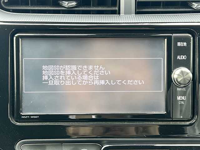 トヨタ アクア S スタイルブラック 三重県 2017(平29)年 5万km ブラックマイカ 純正ナビ/バックカメラ/ETC/シートヒーター/オートハイビーム/純正ドライブレコーダー/ステアリングリモコン/LEDヘッドライト/オートライト/衝突軽減ブレーキ/レーンキープアシスト/純正フロアマット/ウィンカーミラー/電動格納ミラー/禁煙車