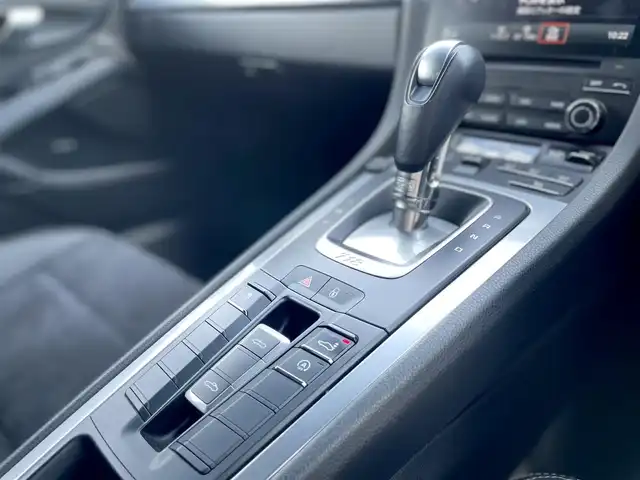 ポルシェ ７１８ボクスター 栃木県 2016(平28)年 2.8万km 黒 スポーツクロノパッケージ/20インチカレラSホイール/BOSEサウンド/ハーフレザーシート /ナビ/フルセグTV/バックカメラ/ETC/電動格納ミラー/カーボンエアロF/S/R/ウィング/2本出しテールパイプ/オートライト/ドライブレコーダー/パドルシフト
