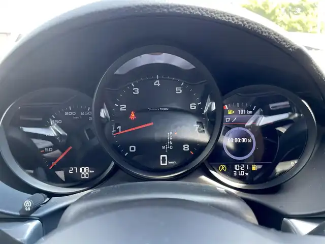ポルシェ ７１８ボクスター 栃木県 2016(平28)年 2.8万km 黒 スポーツクロノパッケージ/20インチカレラSホイール/BOSEサウンド/ハーフレザーシート /ナビ/フルセグTV/バックカメラ/ETC/電動格納ミラー/カーボンエアロF/S/R/ウィング/2本出しテールパイプ/オートライト/ドライブレコーダー/パドルシフト