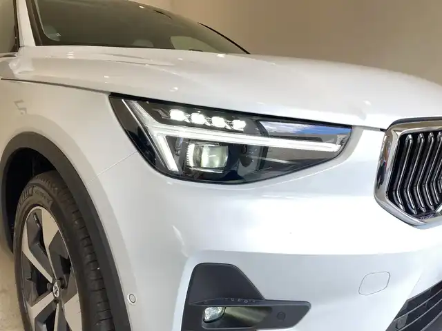 ボルボ ボルボ ＸＣ４０ 熊本県 2024(令6)年 0.4万km クリスタルホワイトP ワンオーナー/パノラマサンルーフ/ホワイトフルレザーシート/純正Googleナビ/AppleCarPlay/アンドロイドオート/ハーマンカードンサラウンドシステム/360°カメラ/コーナーセンサー