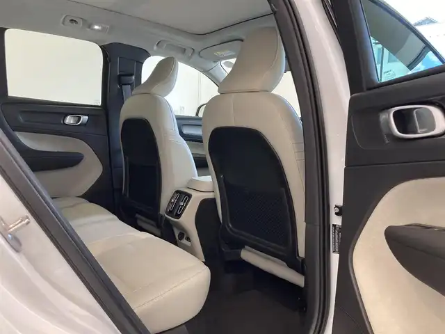 ボルボ ボルボ ＸＣ４０ 熊本県 2024(令6)年 0.4万km クリスタルホワイトP ワンオーナー/パノラマサンルーフ/ホワイトフルレザーシート/純正Googleナビ/AppleCarPlay/アンドロイドオート/ハーマンカードンサラウンドシステム/360°カメラ/コーナーセンサー