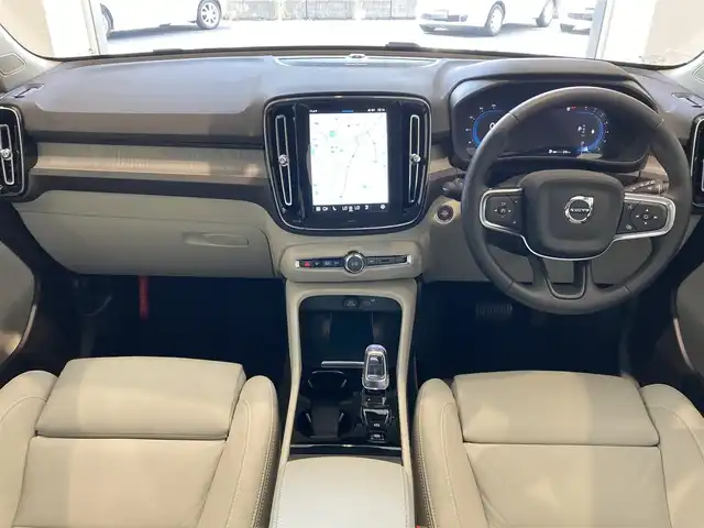ボルボ ボルボ ＸＣ４０ 熊本県 2024(令6)年 0.4万km クリスタルホワイトP ワンオーナー/パノラマサンルーフ/ホワイトフルレザーシート/純正Googleナビ/AppleCarPlay/アンドロイドオート/ハーマンカードンサラウンドシステム/360°カメラ/コーナーセンサー