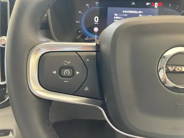 ボルボ ボルボ ＸＣ４０ 熊本県 2024(令6)年 0.4万km クリスタルホワイトP ワンオーナー/パノラマサンルーフ/ホワイトフルレザーシート/純正Googleナビ/AppleCarPlay/アンドロイドオート/ハーマンカードンサラウンドシステム/360°カメラ/コーナーセンサー