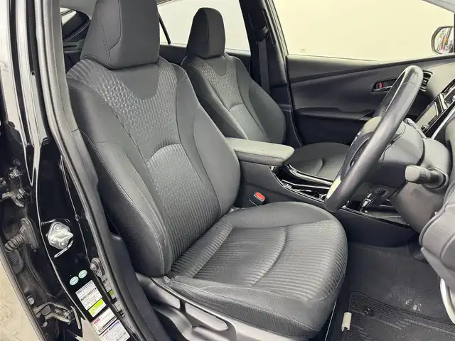 トヨタ プリウス Sセーフティプラス 福岡県 2018(平30)年 7.1万km アティチュードブラックマイカ モデリスタエアロ　/純正ナビ／フルセグＴＶ　/バックカメラ　/ビルトインＥＴＣ　/レーダークルコン　/コーナーセンサー　/衝突軽減ブレーキ　/レーンキープ　/ＰＫＳＢ　/パーキングアシスト　/純正１５インチＡＷ　/ＬＥＤ