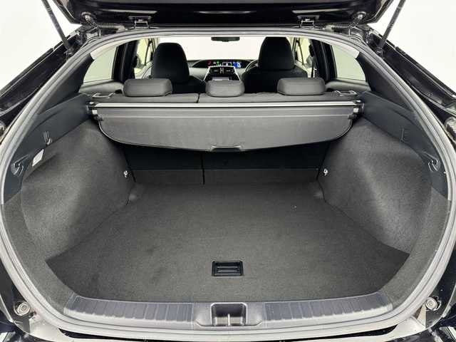 トヨタ プリウス Sセーフティプラス 福岡県 2018(平30)年 7.1万km アティチュードブラックマイカ モデリスタエアロ　/純正ナビ／フルセグＴＶ　/バックカメラ　/ビルトインＥＴＣ　/レーダークルコン　/コーナーセンサー　/衝突軽減ブレーキ　/レーンキープ　/ＰＫＳＢ　/パーキングアシスト　/純正１５インチＡＷ　/ＬＥＤ