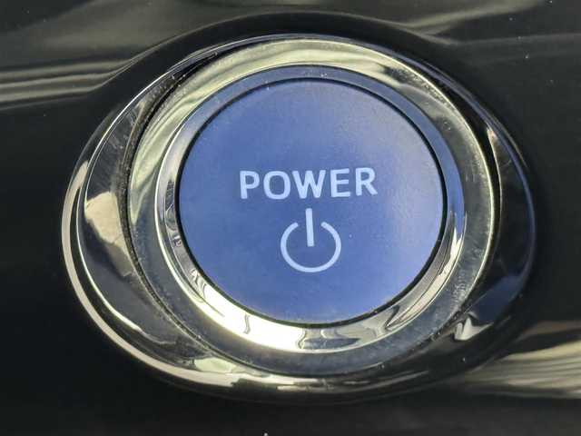 トヨタ プリウス Sセーフティプラス 福岡県 2018(平30)年 7.1万km アティチュードブラックマイカ モデリスタエアロ　/純正ナビ／フルセグＴＶ　/バックカメラ　/ビルトインＥＴＣ　/レーダークルコン　/コーナーセンサー　/衝突軽減ブレーキ　/レーンキープ　/ＰＫＳＢ　/パーキングアシスト　/純正１５インチＡＷ　/ＬＥＤ