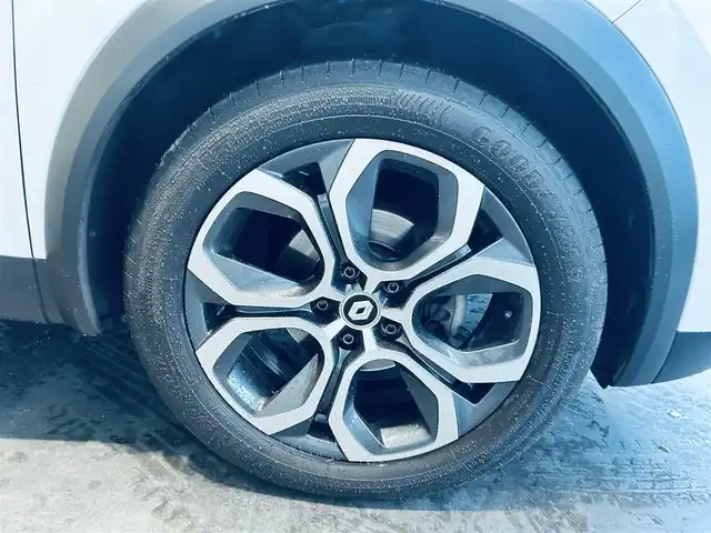 ルノー ルノー キャプチャー インテンス 大阪府 2022(令4)年 2.8万km パール 純正ディスプレイオーディオ/applecarplay/360°カメラ/ACC/純正18インチAW/LEDヘッドライト/ブラインドスポット/クリアランスソナー/ハーフレザー/シートヒーター/ステアリングヒーター/ルーフレール/パドルシフト/ETC/ドラレコ