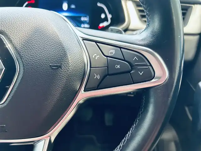 ルノー ルノー キャプチャー インテンス 大阪府 2022(令4)年 2.8万km パール 純正ディスプレイオーディオ/applecarplay/360°カメラ/ACC/純正18インチAW/LEDヘッドライト/ブラインドスポット/クリアランスソナー/ハーフレザー/シートヒーター/ステアリングヒーター/ルーフレール/パドルシフト/ETC/ドラレコ