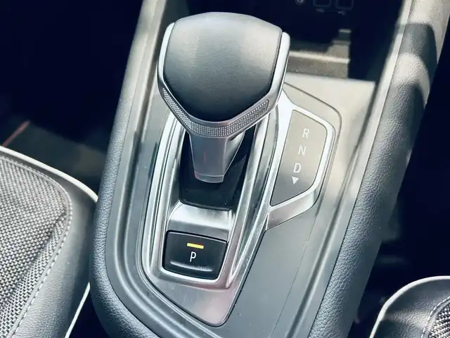 ルノー ルノー キャプチャー インテンス 大阪府 2022(令4)年 2.8万km パール 純正ディスプレイオーディオ/applecarplay/360°カメラ/ACC/純正18インチAW/LEDヘッドライト/ブラインドスポット/クリアランスソナー/ハーフレザー/シートヒーター/ステアリングヒーター/ルーフレール/パドルシフト/ETC/ドラレコ
