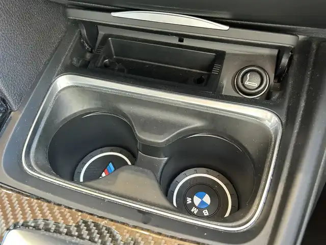 ＢＭＷ ３２０ｄ スポーツ 高知県 2015(平27)年 4.9万km アルピンホワイトⅢ コンフォートアクセス/純正HDDナビ/バックカメラ/アクティブクルーズコントロール/レザーシート/ヒートヒーター/前席パワーシート/ミラー型ETC/パドルシフト/インテリジェントセーフティ
