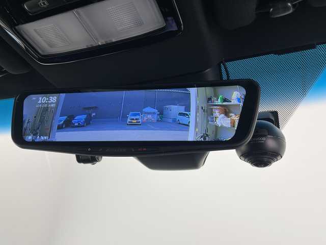 トヨタ ハリアー ハイブリッド プレミアム 長野県 2015(平27)年 3.8万km ホワイトパールクリスタルシャイン 4WD/サンルーフ/9インチ社外SDナビ（WVGA-EX900)/(ラジオ/フルセグTV/BT/DVD/SD/AUX)/バックカメラ/トヨタセーフティセンス/・クルーズコントロール/・レーンキープアシスト/・衝突被害軽減システム/盗難防止装置/電動リアゲート/社外デジタルインミラー/全方位ドライブレコーダー/ハーフレザーシート（合皮）/D席パワーシート/ステアリングスイッチ/純正ドアバイザー/18インチ純正アルミホイール/LEDヘッドライト/オートマチックハイビーム/フォグランプ/プッシュスタート/スマートキー/スペアキー/保証書/取扱説明書