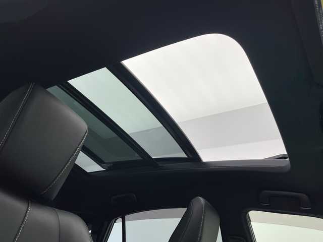 トヨタ ハリアー ハイブリッド プレミアム 長野県 2015(平27)年 3.8万km ホワイトパールクリスタルシャイン 4WD/サンルーフ/9インチ社外SDナビ（WVGA-EX900)/(ラジオ/フルセグTV/BT/DVD/SD/AUX)/バックカメラ/トヨタセーフティセンス/・クルーズコントロール/・レーンキープアシスト/・衝突被害軽減システム/盗難防止装置/電動リアゲート/社外デジタルインミラー/全方位ドライブレコーダー/ハーフレザーシート（合皮）/D席パワーシート/ステアリングスイッチ/純正ドアバイザー/18インチ純正アルミホイール/LEDヘッドライト/オートマチックハイビーム/フォグランプ/プッシュスタート/スマートキー/スペアキー/保証書/取扱説明書