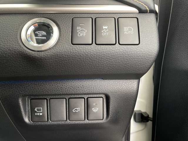 トヨタ ハリアー ハイブリッド プレミアム 長野県 2015(平27)年 3.8万km ホワイトパールクリスタルシャイン 4WD/サンルーフ/9インチ社外SDナビ（WVGA-EX900)/(ラジオ/フルセグTV/BT/DVD/SD/AUX)/バックカメラ/トヨタセーフティセンス/・クルーズコントロール/・レーンキープアシスト/・衝突被害軽減システム/盗難防止装置/電動リアゲート/社外デジタルインミラー/全方位ドライブレコーダー/ハーフレザーシート（合皮）/D席パワーシート/ステアリングスイッチ/純正ドアバイザー/18インチ純正アルミホイール/LEDヘッドライト/オートマチックハイビーム/フォグランプ/プッシュスタート/スマートキー/スペアキー/保証書/取扱説明書