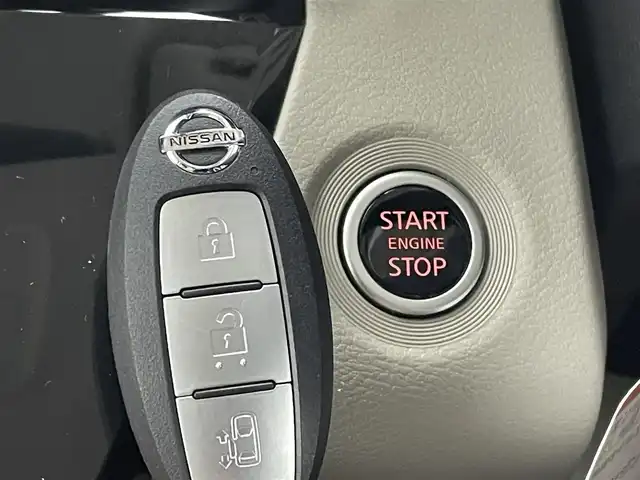 日産 ルークス X 茨城県 2020(令2)年 3万km スパークリングレッドM ・純正ディスプレイオーディオ/・Bluetooth/・前方ドライブレコーダー/・オートライト/・前後コーナーセンサー/・ドアバイザー/・片側パワースライドドア/・衝突被害軽減システム/・Wエアバック