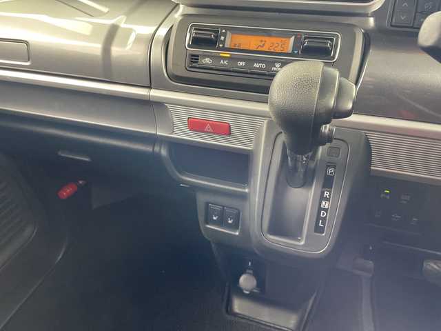 スズキ スペーシア ギア HYBRID XZ 岐阜県 2020(令2)年 2.7万km ブルーイッシュブラックパール3 社外SDナビ（CN-RE06WD)/フルセグ/BT/DVD/USB/全方位モニター/ビルトインETC/社外ドライブレコーダー/スズキセーフティサポート/デュアルカメラブレーキサポート/車線逸脱警報機能/誤発進抑制機能/先行車発進お知らせ機能/ヘッドアップディスプレイ/前席シートヒーター/アイドリングストップ/LEDオートライト/フォグランプ/両側パワースライドドア/サンシェード/シートバックテーブル/ルーフレール/純正フロアマット/サイドバイザー