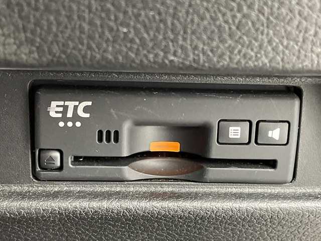 スズキ スペーシア ギア HYBRID XZ 岐阜県 2020(令2)年 2.7万km ブルーイッシュブラックパール3 社外SDナビ（CN-RE06WD)/フルセグ/BT/DVD/USB/全方位モニター/ビルトインETC/社外ドライブレコーダー/スズキセーフティサポート/デュアルカメラブレーキサポート/車線逸脱警報機能/誤発進抑制機能/先行車発進お知らせ機能/ヘッドアップディスプレイ/前席シートヒーター/アイドリングストップ/LEDオートライト/フォグランプ/両側パワースライドドア/サンシェード/シートバックテーブル/ルーフレール/純正フロアマット/サイドバイザー