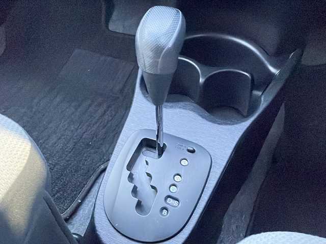 トヨタ ヴィッツ F 道東・釧路十勝 2014(平26)年 9万km ホワイトパールクリスタルシャイン オーディオ/寒冷地仕様/社外14インチAW/純正フロアマット/フォグランプ/ABS