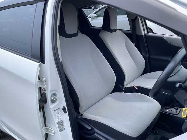 トヨタ ヴィッツ F 道東・釧路十勝 2014(平26)年 9万km ホワイトパールクリスタルシャイン オーディオ/寒冷地仕様/社外14インチAW/純正フロアマット/フォグランプ/ABS