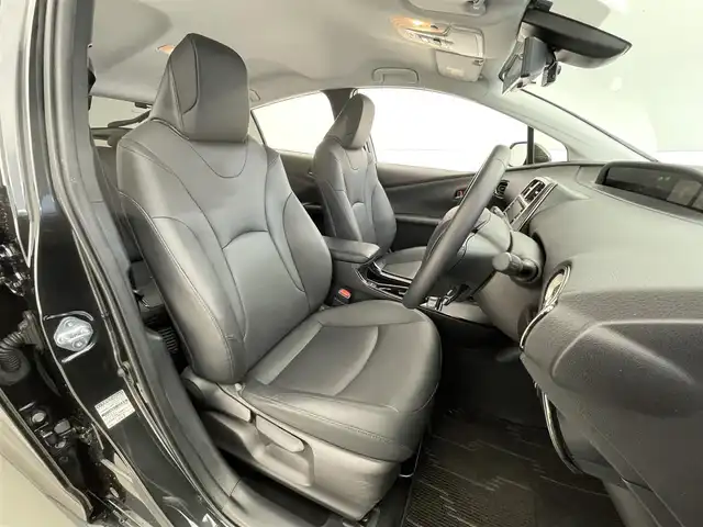 トヨタ プリウス S ツーリングセレ ブラックED 滋賀県 2021(令3)年 2.2万km プレシャスブラックパール 純正9インチナビ/【Bluetooth/USB/Miracast/フルセグTV】/バックカメラ/合皮シート/レーダークルーズコントロール/クリアランスソナー/レーンディパーチャーアラート/プリクラッシュセーフティ/LEDヘッドライト/オートマチックハイビーム/前後ドライブレコーダー/デジタルインナーミラー/ビルトインETC/D/Nシートヒーター/プッシュスタート/スマートキー/ステアリングリモコン/純正フロアマット