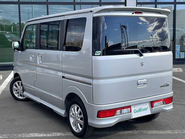 スズキ エブリィ ワゴン PZターボ スペシャル 道東・釧路十勝 2024(令6)年 0.4万km シルキーシルバーメタリック ・４WD/・純正ディスプレイオーディオ/（ラジオ・USB・ BT）/・バックカメラ/・両側パワースライドドア/・スマートキー/・プッシュスタート/・ステアリングスイッチ/・デュアルブレーキサポート/・アイドリングストップ/・コーナーセンサー/・フォグライト/・白線逸脱防止機能/・衝突被害軽減ブレーキ/・横滑り防止装置/・リアヒーター/・オートステップ/・運転席シートヒーター/・純正14インチアルミホイール/・保証書