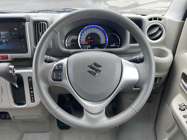 スズキ エブリィ ワゴン PZターボ スペシャル 道東・釧路十勝 2024(令6)年 0.4万km シルキーシルバーメタリック ・４WD/・純正ディスプレイオーディオ/（ラジオ・USB・ BT）/・バックカメラ/・両側パワースライドドア/・スマートキー/・プッシュスタート/・ステアリングスイッチ/・デュアルブレーキサポート/・アイドリングストップ/・コーナーセンサー/・フォグライト/・白線逸脱防止機能/・衝突被害軽減ブレーキ/・横滑り防止装置/・リアヒーター/・オートステップ/・運転席シートヒーター/・純正14インチアルミホイール/・保証書