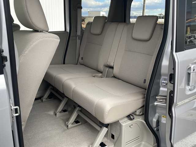 スズキ エブリィ ワゴン PZターボ スペシャル 道東・釧路十勝 2024(令6)年 0.4万km シルキーシルバーメタリック ・４WD/・純正ディスプレイオーディオ/（ラジオ・USB・ BT）/・バックカメラ/・両側パワースライドドア/・スマートキー/・プッシュスタート/・ステアリングスイッチ/・デュアルブレーキサポート/・アイドリングストップ/・コーナーセンサー/・フォグライト/・白線逸脱防止機能/・衝突被害軽減ブレーキ/・横滑り防止装置/・リアヒーター/・オートステップ/・運転席シートヒーター/・純正14インチアルミホイール/・保証書