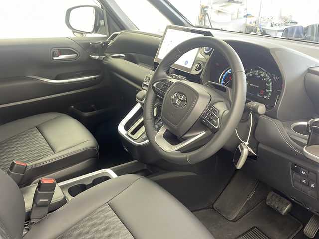 トヨタ ノア ハイブリッド S－Z 栃木県 2023(令5)年 2.9万km メタルストリームM 純正ナビ/（BT/フルセグ/ミラーリング/CD/DVD/AM/FM)/フリップダウンモニター/インテリジェントルームミラー　/ブラインドスポットモニター/衝突軽減システム　/レーダークルーズコントロール/パーキングサポートセンサー/車線逸脱抑制機能/両側パワースライドドア/電動リアゲート/ETC2.0/ドライブレコーダー/シートヒーター/ステアリングヒーター/純正アルミホイール/プッシュスタート/スマートキー