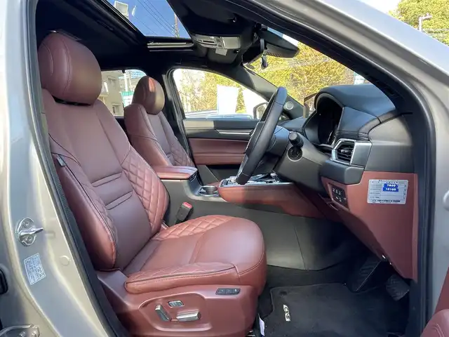 マツダ ＣＸ－８ 25T エクスクルーシブモード 埼玉県 2022(令4)年 0.6万km プラチナクォーツメタリック ワンオーナー禁煙車/サンルーフ/茶革シート/エアシート＆シートヒーター/BOSEサウンド/純正ナビTV/360度カメラ/ヘッドアップディスプレイ/前後ドラレコ/クリアランスソナー/パワーバックドア/純正19インチアルミ/ＬＥＤヘッドライト/ＢＳＭ/レーダークルーズコントロール/衝突軽減ブレーキ/プッシュスタート/スマートキーｘ２/走行５５６７キロ/保証書付整備手帳/取扱説明書