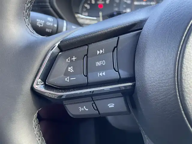 マツダ ＣＸ－８ 25T エクスクルーシブモード 埼玉県 2022(令4)年 0.6万km プラチナクォーツメタリック ワンオーナー禁煙車/サンルーフ/茶革シート/エアシート＆シートヒーター/BOSEサウンド/純正ナビTV/360度カメラ/ヘッドアップディスプレイ/前後ドラレコ/クリアランスソナー/パワーバックドア/純正19インチアルミ/ＬＥＤヘッドライト/ＢＳＭ/レーダークルーズコントロール/衝突軽減ブレーキ/プッシュスタート/スマートキーｘ２/走行５５６７キロ/保証書付整備手帳/取扱説明書