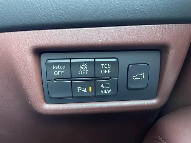 マツダ ＣＸ－８ 25T エクスクルーシブモード 埼玉県 2022(令4)年 0.6万km プラチナクォーツメタリック ワンオーナー禁煙車/サンルーフ/茶革シート/エアシート＆シートヒーター/BOSEサウンド/純正ナビTV/360度カメラ/ヘッドアップディスプレイ/前後ドラレコ/クリアランスソナー/パワーバックドア/純正19インチアルミ/ＬＥＤヘッドライト/ＢＳＭ/レーダークルーズコントロール/衝突軽減ブレーキ/プッシュスタート/スマートキーｘ２/走行５５６７キロ/保証書付整備手帳/取扱説明書