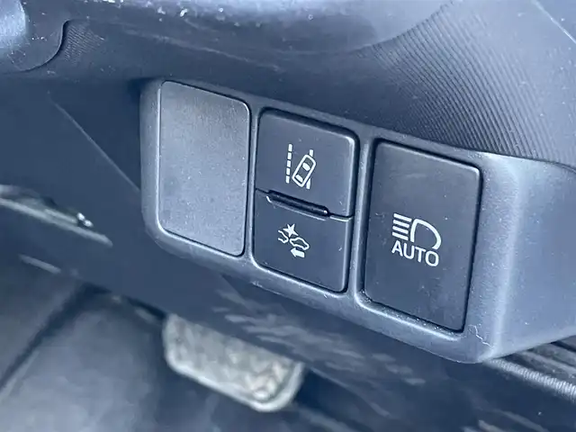 トヨタ アクア S スタイルブラック 群馬県 2018(平30)年 1.5万km シルバーM ワンオーナー/純正ナビ(NSZT-W68T)/CD・DVD・SD/Bluetooth・フルセグ/バックカメラ/ビルトインETC/ドライブレコーダー/ステアリングリモコン/衝突被害軽減ブレーキ/レーンキープアシスト/横滑り防止装置/アイドリングストップ/純正アルミホイール