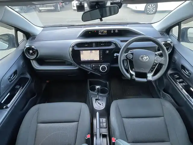 トヨタ アクア S スタイルブラック 群馬県 2018(平30)年 1.5万km シルバーM ワンオーナー/純正ナビ(NSZT-W68T)/CD・DVD・SD/Bluetooth・フルセグ/バックカメラ/ビルトインETC/ドライブレコーダー/ステアリングリモコン/衝突被害軽減ブレーキ/レーンキープアシスト/横滑り防止装置/アイドリングストップ/純正アルミホイール