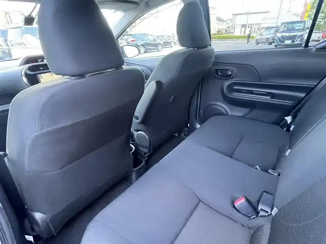 トヨタ アクア S スタイルブラック 群馬県 2018(平30)年 1.5万km シルバーM ワンオーナー/純正ナビ(NSZT-W68T)/CD・DVD・SD/Bluetooth・フルセグ/バックカメラ/ビルトインETC/ドライブレコーダー/ステアリングリモコン/衝突被害軽減ブレーキ/レーンキープアシスト/横滑り防止装置/アイドリングストップ/純正アルミホイール