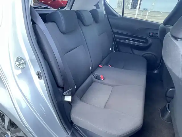 トヨタ アクア S スタイルブラック 群馬県 2018(平30)年 1.5万km シルバーM ワンオーナー/純正ナビ(NSZT-W68T)/CD・DVD・SD/Bluetooth・フルセグ/バックカメラ/ビルトインETC/ドライブレコーダー/ステアリングリモコン/衝突被害軽減ブレーキ/レーンキープアシスト/横滑り防止装置/アイドリングストップ/純正アルミホイール