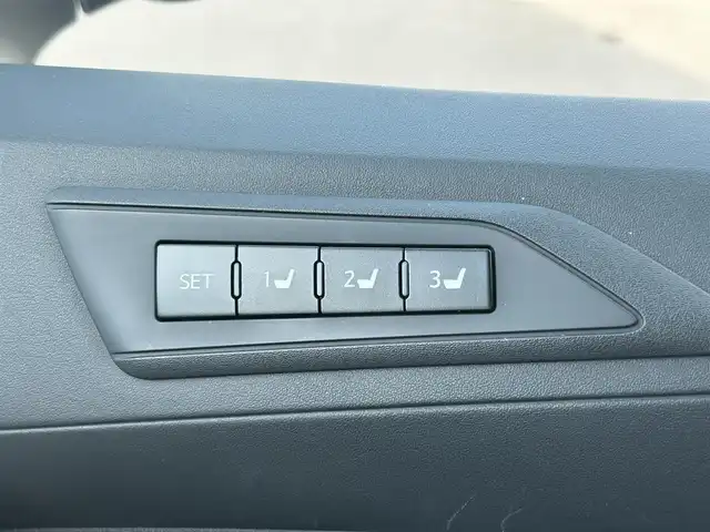 トヨタ ヴェルファイア Z Gエディション 岡山県 2019(平31)年 11.1万km ホワイトパールクリスタルシャイン 登録時走行距離110210km/ワンオーナー/純正8インチナビ/（SD/CD/DVD/Bluetooth）/純正フリップダウンモニター/トヨタセーフティーセンス/・プリクラッシュセーフティ/・レーントレーシングアシスト/・レーダークルーズコントロール/・レーンディパーチャーアラート/・オートマチックハイビーム/・ロードサインアシスト/モデリスタエアロ/ブラインドスポットモニター/パワーシート/エアーシート/シートヒーター/オートブレーキホールド/両側パワースライドドア/純正18インチホイール/ステアリングヒーター/ステアリングスイッチ/プッシュスタート/スマートキー