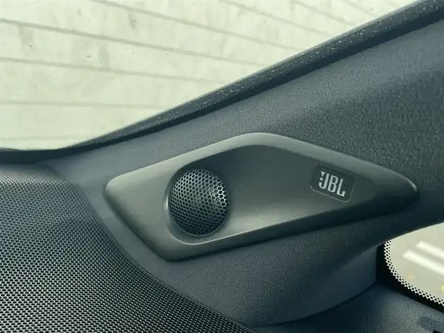 トヨタ ヴェルファイア ハイブリット Z プレミア 福岡県 2025(令7)年 0.1万km プラチナホワイトパールマイカ 純正14インチディスプレイナビ(フルセグTV/Bluetooth)/JBL/後席モニター/レーダークルーズコントロール/トヨタセーフティー/ムーンルーフ/コーナーセンサー/純正三眼LEDヘッドライト/シーケンシャルウィンカー/両側ユニバーサルステップ/全方位カメラ/ブラインドスポット/両側パワスラ/オットマン/電動リアゲート/デジタルインナーミラー/エアシート/シートヒーター/ETC/HDMI/純正フロアマット/純正フォグランプ/純正19インチアルミホイル/スマートキー　スペア1本/ステアリングスイッチ