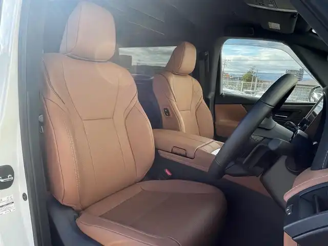 トヨタ ヴェルファイア ハイブリット Z プレミア 福岡県 2025(令7)年 0.1万km プラチナホワイトパールマイカ 純正14インチディスプレイナビ(フルセグTV/Bluetooth)/JBL/後席モニター/レーダークルーズコントロール/トヨタセーフティー/ムーンルーフ/コーナーセンサー/純正三眼LEDヘッドライト/シーケンシャルウィンカー/両側ユニバーサルステップ/全方位カメラ/ブラインドスポット/両側パワスラ/オットマン/電動リアゲート/デジタルインナーミラー/エアシート/シートヒーター/ETC/HDMI/純正フロアマット/純正フォグランプ/純正19インチアルミホイル/スマートキー　スペア1本/ステアリングスイッチ