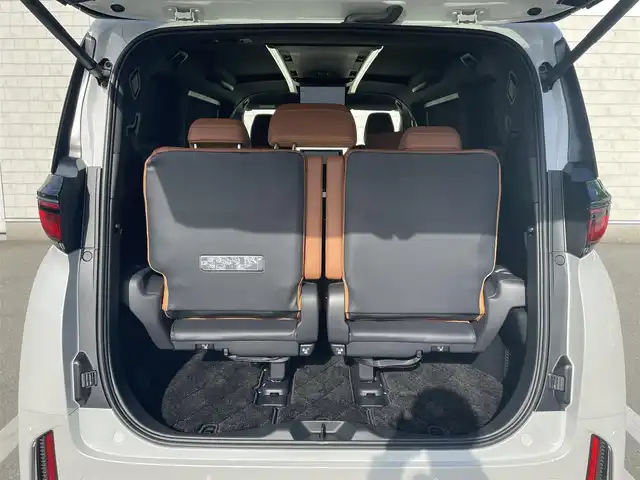 トヨタ ヴェルファイア ハイブリット Z プレミア 福岡県 2025(令7)年 0.1万km プラチナホワイトパールマイカ 純正14インチディスプレイナビ(フルセグTV/Bluetooth)/JBL/後席モニター/レーダークルーズコントロール/トヨタセーフティー/ムーンルーフ/コーナーセンサー/純正三眼LEDヘッドライト/シーケンシャルウィンカー/両側ユニバーサルステップ/全方位カメラ/ブラインドスポット/両側パワスラ/オットマン/電動リアゲート/デジタルインナーミラー/エアシート/シートヒーター/ETC/HDMI/純正フロアマット/純正フォグランプ/純正19インチアルミホイル/スマートキー　スペア1本/ステアリングスイッチ