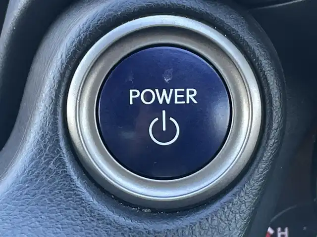 レクサス ＩＳ 300h 道央・札幌 2017(平29)年 8.3万km ソニッククォーツ ・４WD/・寒冷地仕様/・純正SDナビ/ＢＴ／ＳＤ／ＵＳＢ／ＡＵＸ／ＴＶ／ＣＤ／ＤＶＤ／ラジオ/・プリクラッシュ/・ブラインドスポットモニター/・前後ドライブレコーダー/・横滑り防止装置/・レーダークルーズ/・レーンキープアシスト/・純正AW/・シートヒーター/・ステアリングヒーター/・ＷＡＣ/・パドルシフト/・ETC2.0（ビルトイン）/・フォグランプ/・LEDヘッドライト/・パワーシート/・オートマチックハイビーム