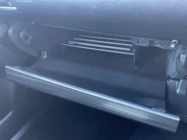 レクサス ＩＳ 300h 道央・札幌 2017(平29)年 8.3万km ソニッククォーツ ・４WD/・寒冷地仕様/・純正SDナビ/ＢＴ／ＳＤ／ＵＳＢ／ＡＵＸ／ＴＶ／ＣＤ／ＤＶＤ／ラジオ/・プリクラッシュ/・ブラインドスポットモニター/・前後ドライブレコーダー/・横滑り防止装置/・レーダークルーズ/・レーンキープアシスト/・純正AW/・シートヒーター/・ステアリングヒーター/・ＷＡＣ/・パドルシフト/・ETC2.0（ビルトイン）/・フォグランプ/・LEDヘッドライト/・パワーシート/・オートマチックハイビーム