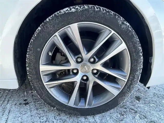 レクサス ＩＳ 300h 道央・札幌 2017(平29)年 8.3万km ソニッククォーツ ・４WD/・寒冷地仕様/・純正SDナビ/ＢＴ／ＳＤ／ＵＳＢ／ＡＵＸ／ＴＶ／ＣＤ／ＤＶＤ／ラジオ/・プリクラッシュ/・ブラインドスポットモニター/・前後ドライブレコーダー/・横滑り防止装置/・レーダークルーズ/・レーンキープアシスト/・純正AW/・シートヒーター/・ステアリングヒーター/・ＷＡＣ/・パドルシフト/・ETC2.0（ビルトイン）/・フォグランプ/・LEDヘッドライト/・パワーシート/・オートマチックハイビーム