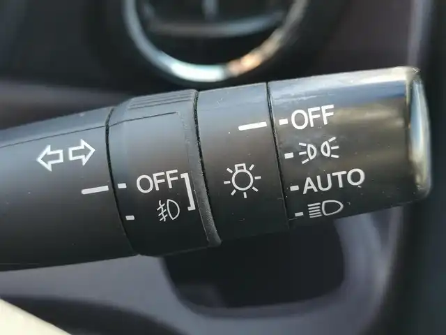 ホンダ Ｎ ＯＮＥ プレミアム Lパッケージ 茨城県 2013(平25)年 4.2万km プレミアムブルームーンパール 純正ナビ/【AM・FM・CD・USB・HDMI】/ETC/前後ドラレコ/アイドリングストップ/オートライト/Fフォグ/キセノンライト/横滑り防止装置/純正フロアマット/純正アルミホイール/電格ミラー/ウインカーミラー/ドアバイザー