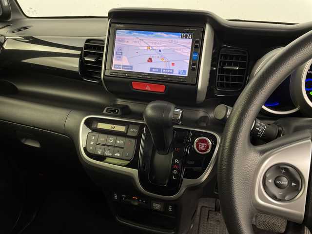 ホンダ Ｎ ＢＯＸ カスタム SSブラックSパッケージ 大分県 2016(平28)年 4.8万km プレミアムベルベットパープル・パール 純正ディーラーナビ/バックカメラ/TV/Bluetooth/CD/両側パワースライドドア/純正フロアマット/ナビ装着用スペシャルパッケージ/ETC/後席サンシェード/シートヒーター/ドライブレコーダー/社外14インチアルミホイール/キセノンヘッドライト/横滑り防止装置/オートライト/プッシュスタート/スマートキー/パワーウィンドウ/パワーステアリング/電動格納ミラー